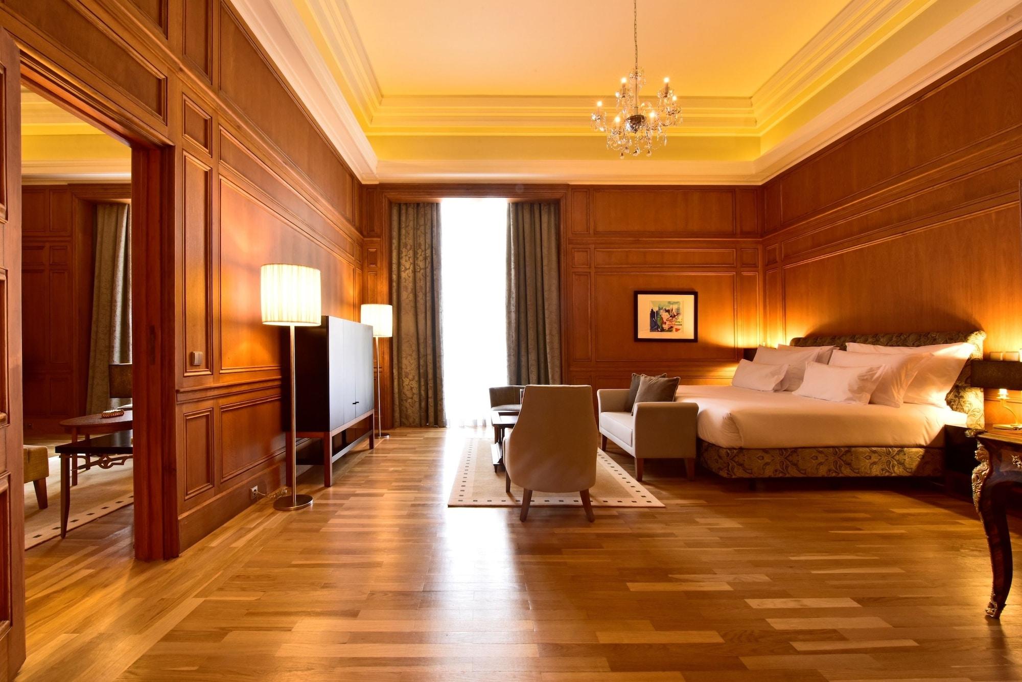 포우사다 드 리스보아 - 스몰 럭셔리 호텔 오브 더 월드 리스본 외부 사진 A suite at the Four Seasons Hotel, Madrid