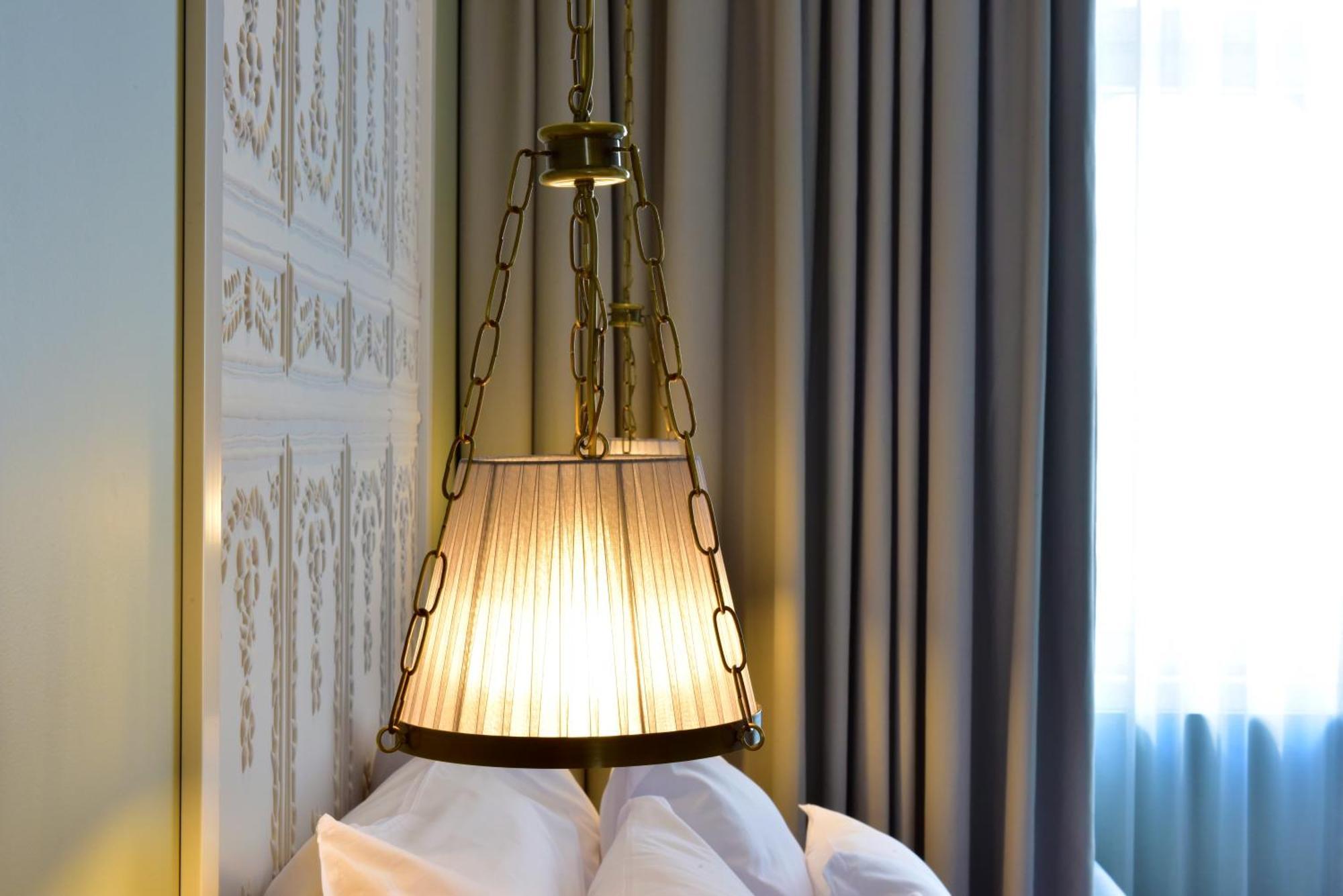 포우사다 드 리스보아 - 스몰 럭셔리 호텔 오브 더 월드 리스본 외부 사진 A lampshade